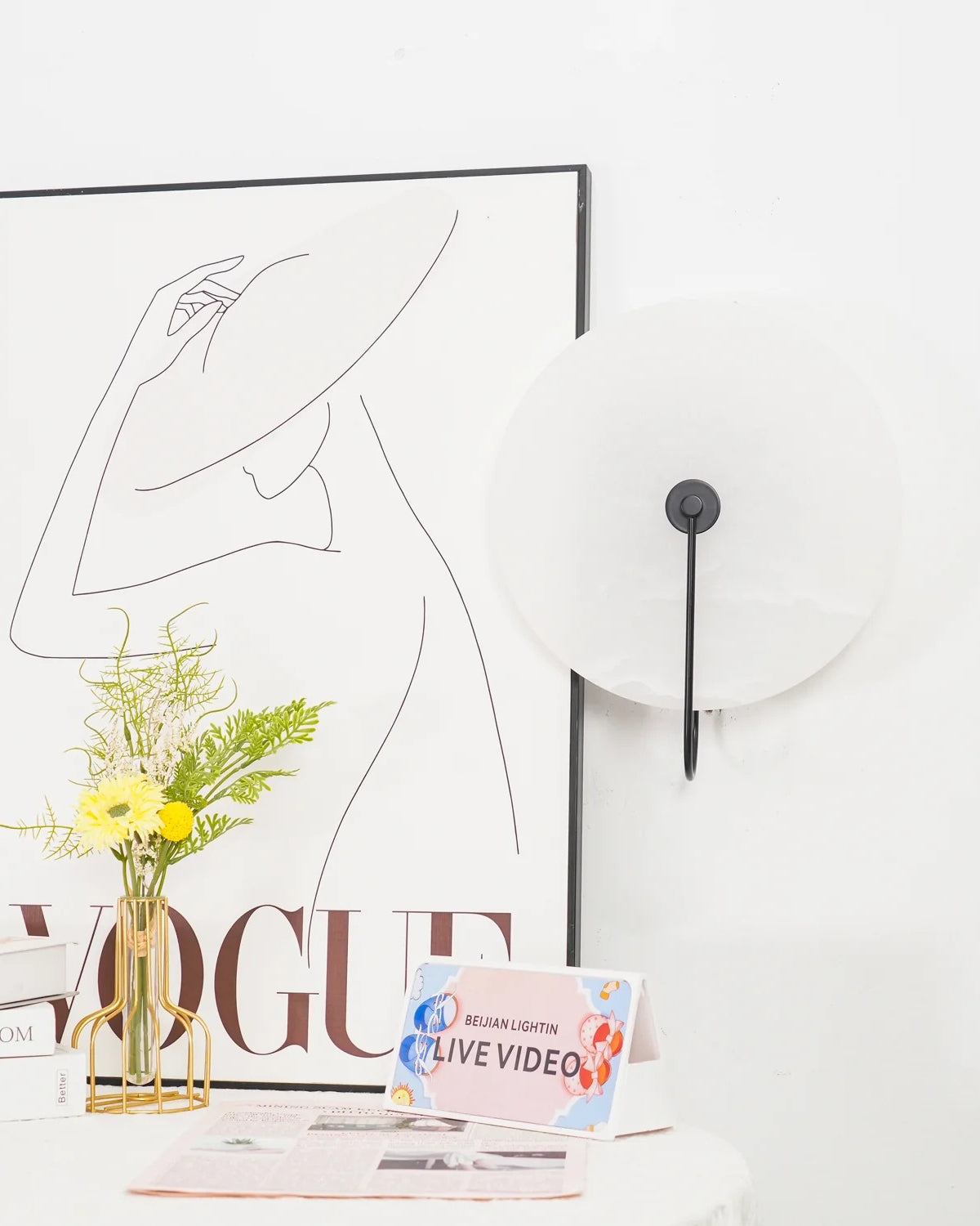 Alabaster Wall Lamp with Black Arm – Elegant Circular Wall Sconce Lighting 1