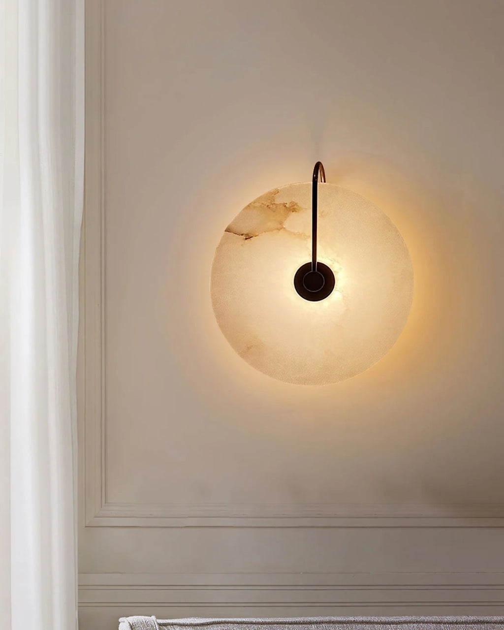 Alabaster Wall Lamp with Black Arm – Elegant Circular Wall Sconce Lighting 3