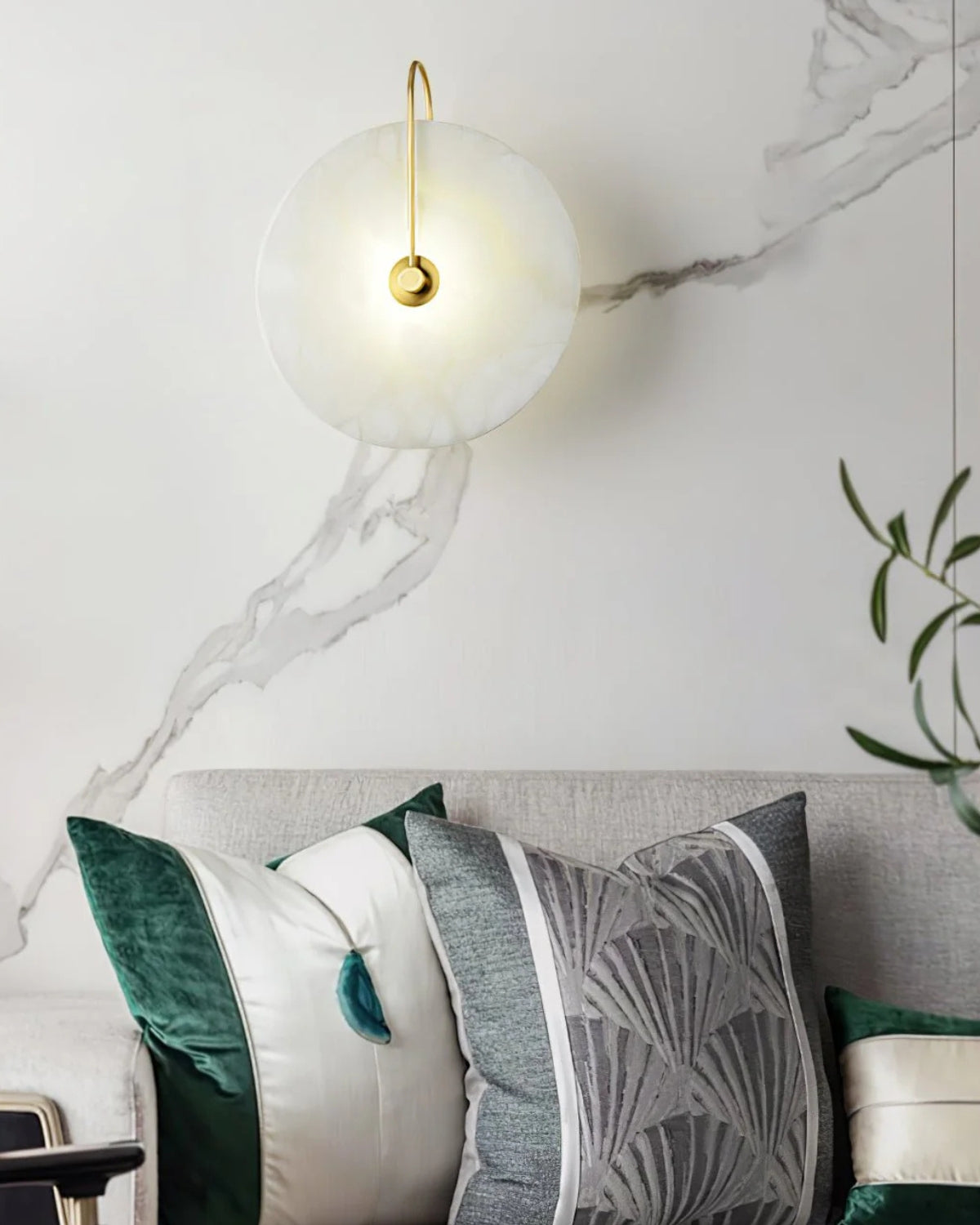 Alabaster Wall Lamp with Black Arm – Elegant Circular Wall Sconce Lighting 8