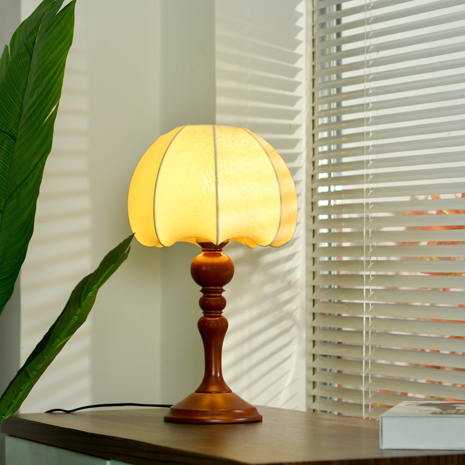 Antique Fabric Table Lamp with Bamboo Base – Adjustable Lighting, Mid-Century Modern Bedside Table Lamp for Cozy Ambiance 2