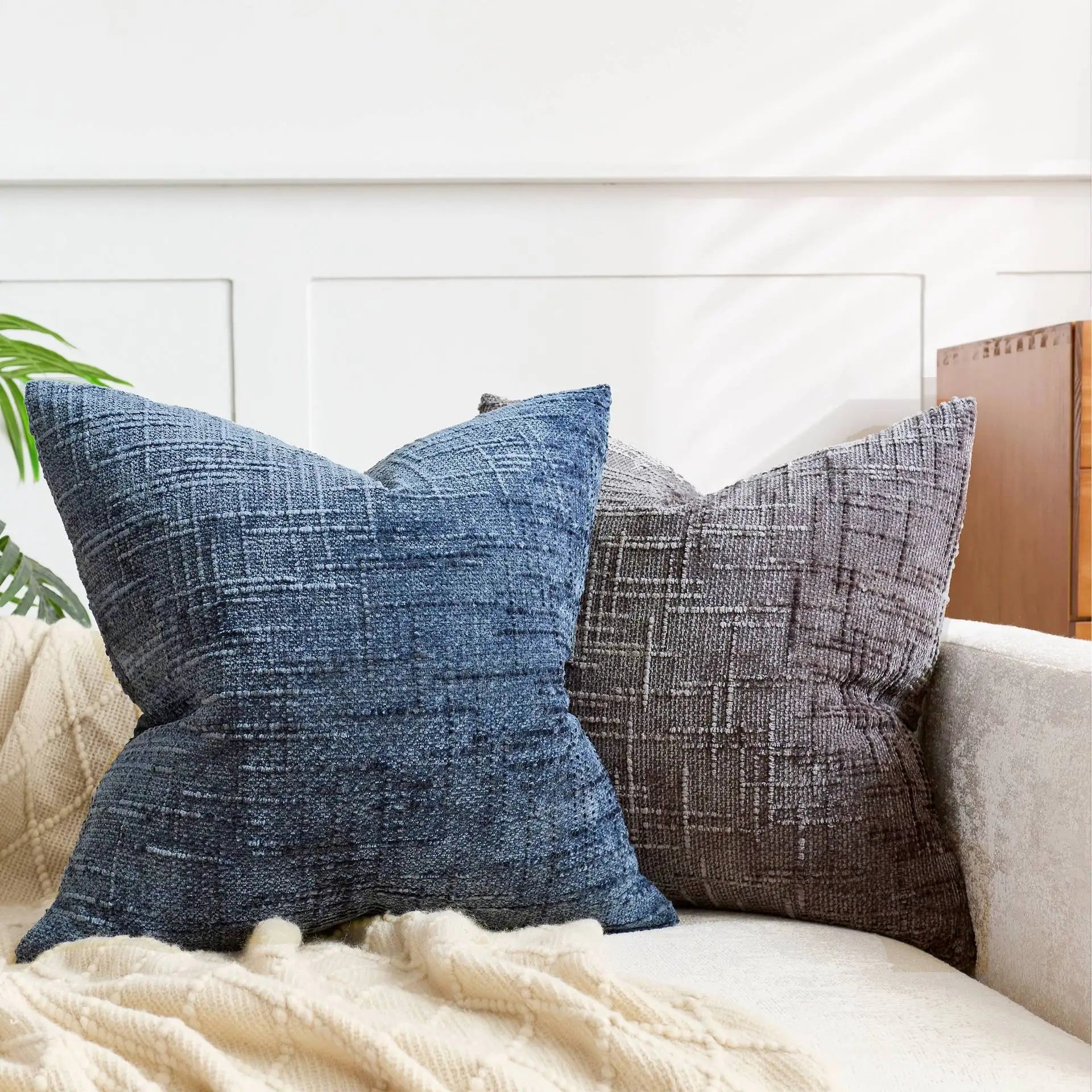 Chenille Throw Pillow Cover with Bamboo Structure – Decorative Cushion for Couches and Sofas, Solid Color, Multiple Sizes 3