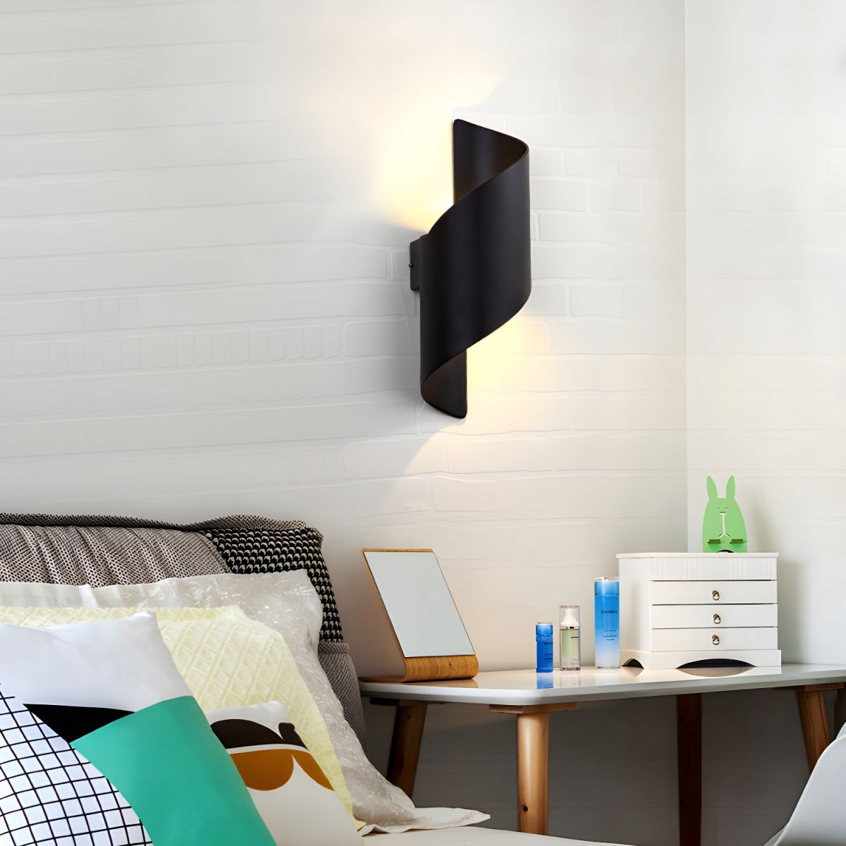 Elegant Dual-Light LED Wall Sconce Metal Black Gold Finish 2