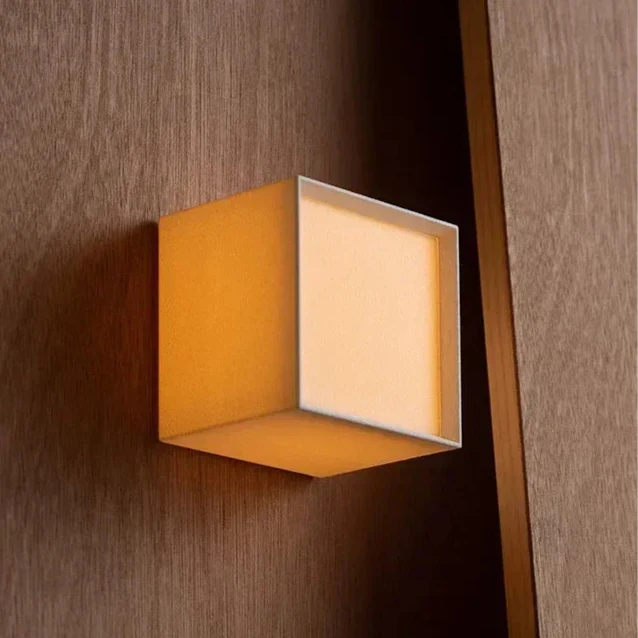 Elegant Fabric Shade Wall Light – Modern Sconce for Indoor Use 2