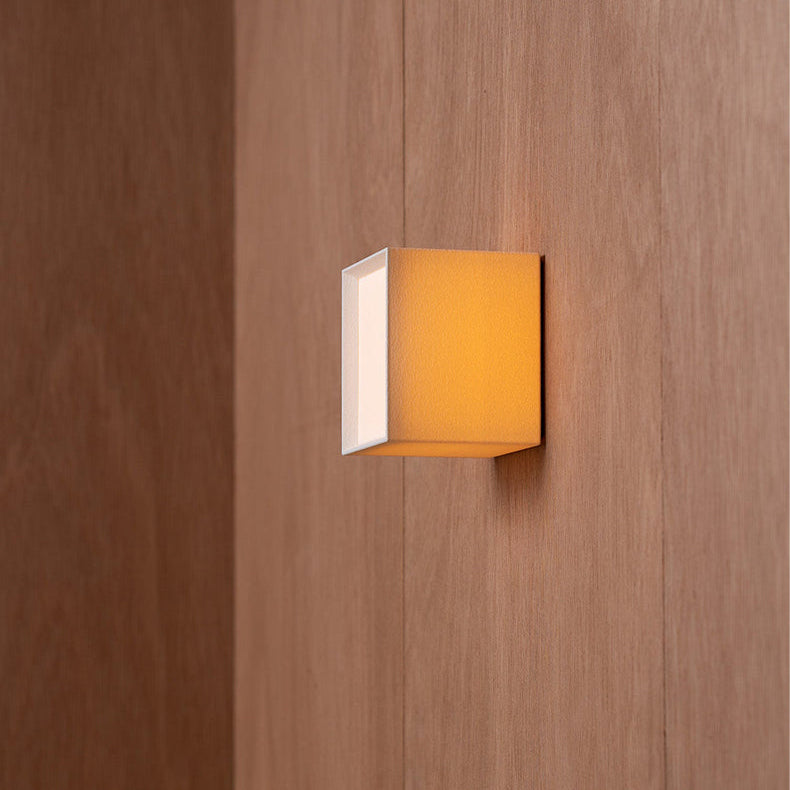 Elegant Fabric Shade Wall Light – Modern Sconce for Indoor Use 6