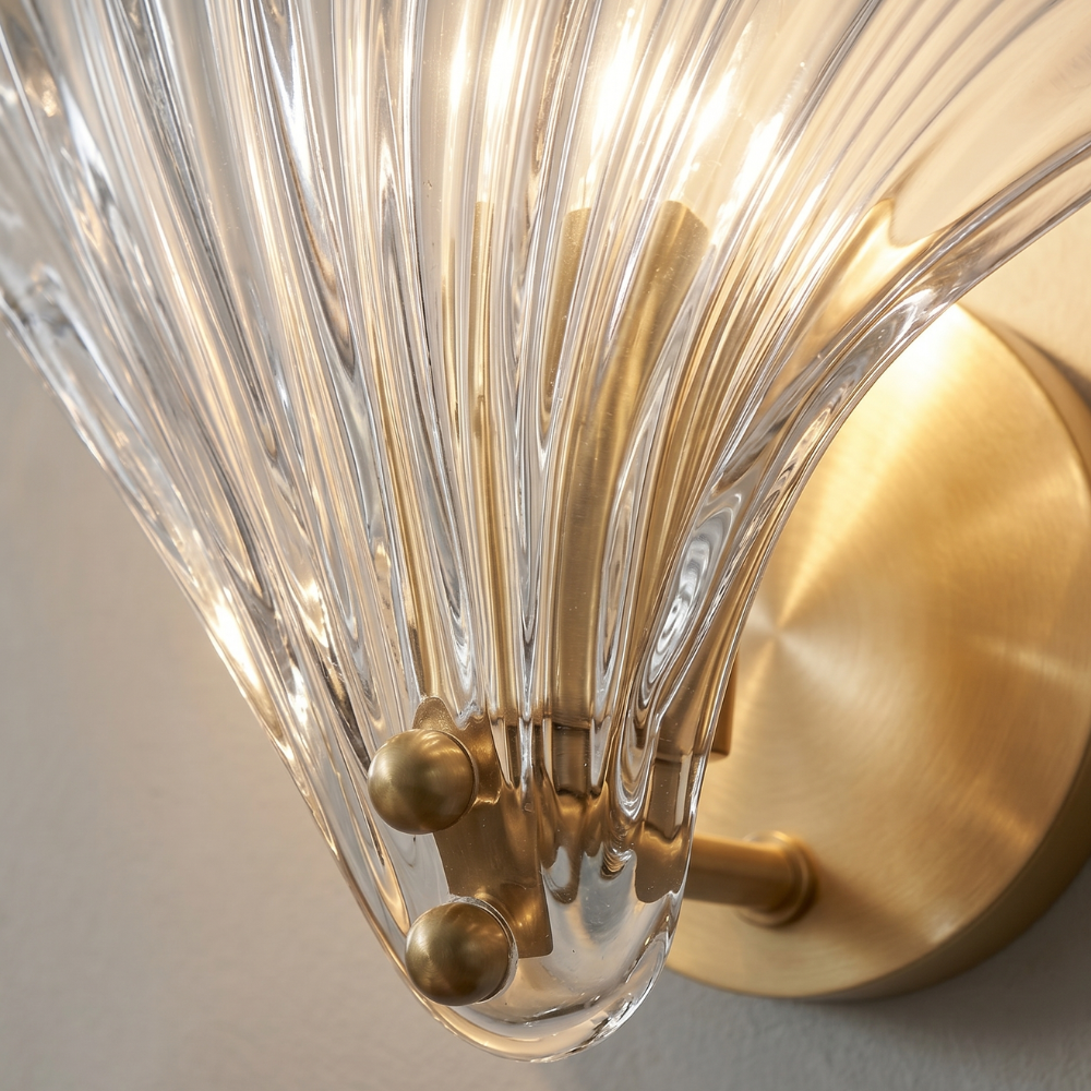 Elegant Shell Design LED Wall Sconce Brass Finish 98