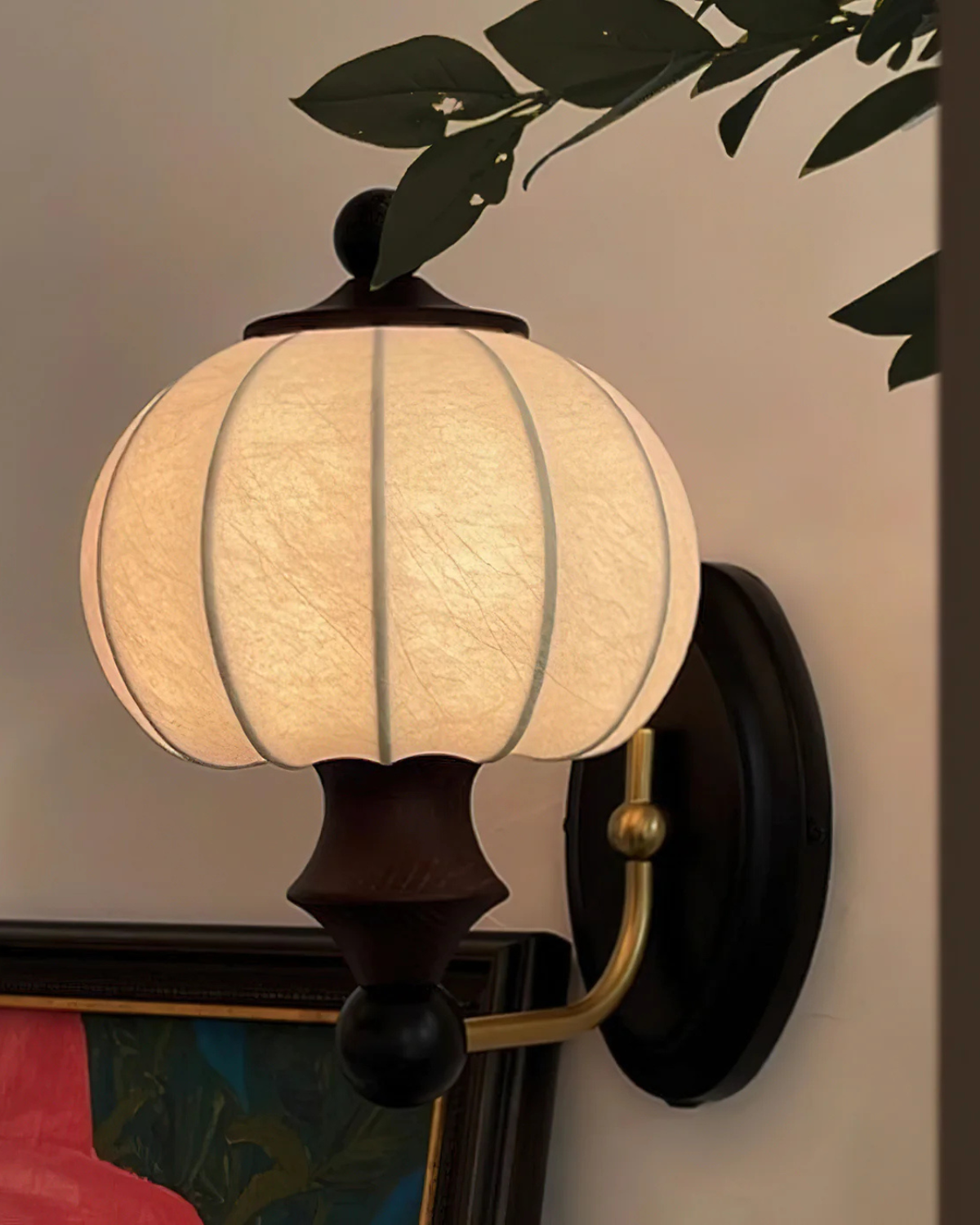 Elegant Wall Light Sconce with Pleated Shade – Modern Design for Ambient Illumination 2