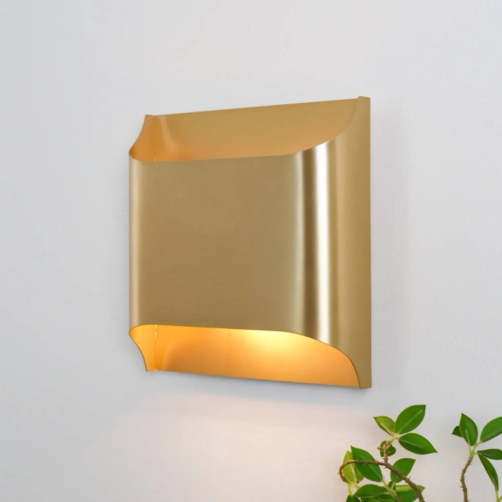 Elegant Wall Sconce Lighting with Warm Ambient Light – Modern Design for Sophisticated Interiors 2