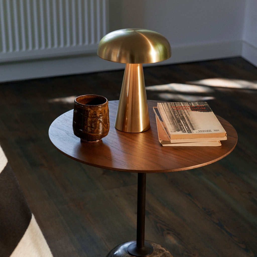 Elegant Wireless Table Lamp with Touch Controls – Battery Operated Metal and Acrylic Design for Bedside or Desk Use 2