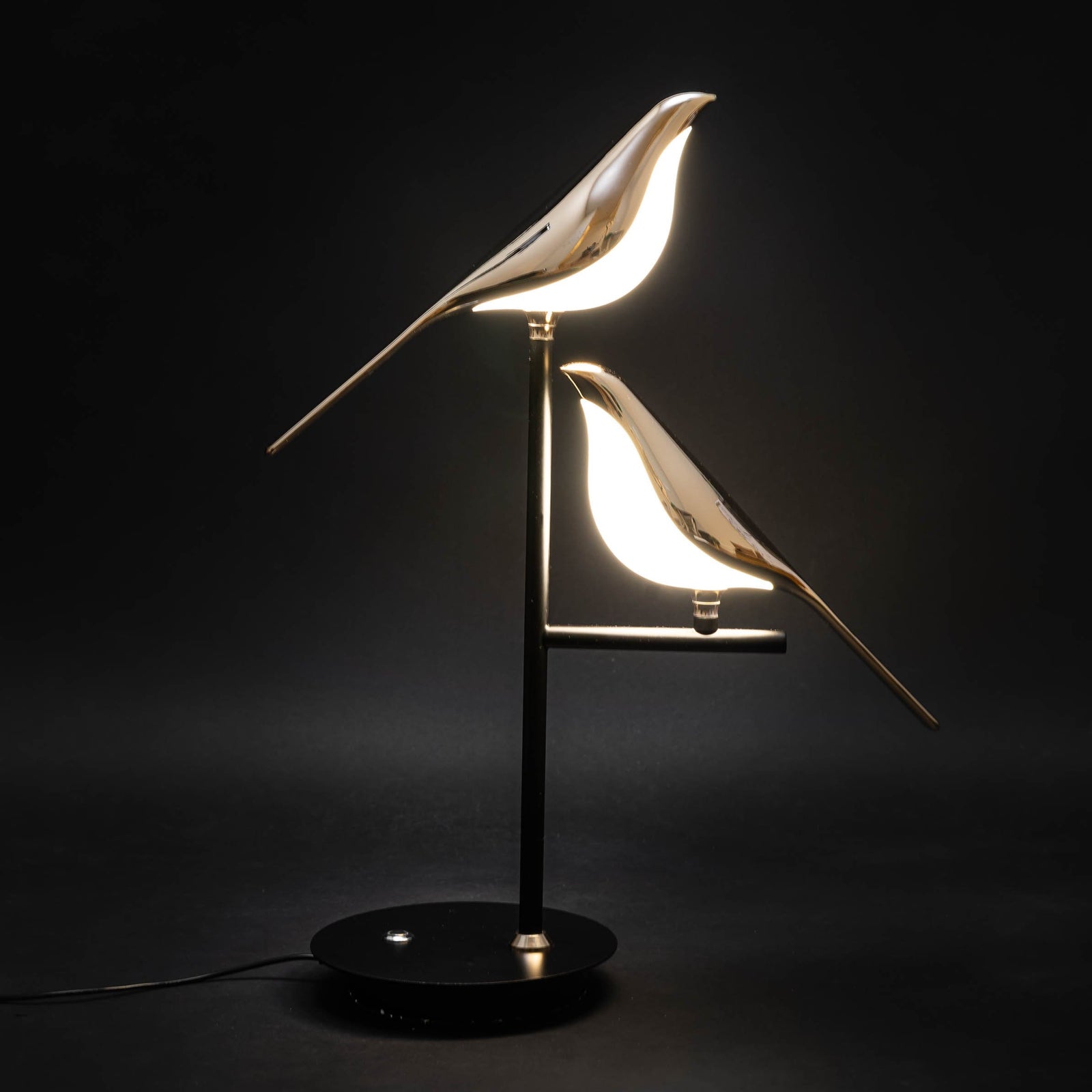 LED Table Lamp with Postmodern Bird Design – Elegant Bedside or Desk Lamp for Versatile Room Lighting 3