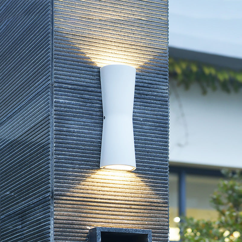 Minimalist LED Outdoor Wall Lamp - IP65 Waterproof Torch-Shaped Exterior Wall Light for Gardens and Patios 2