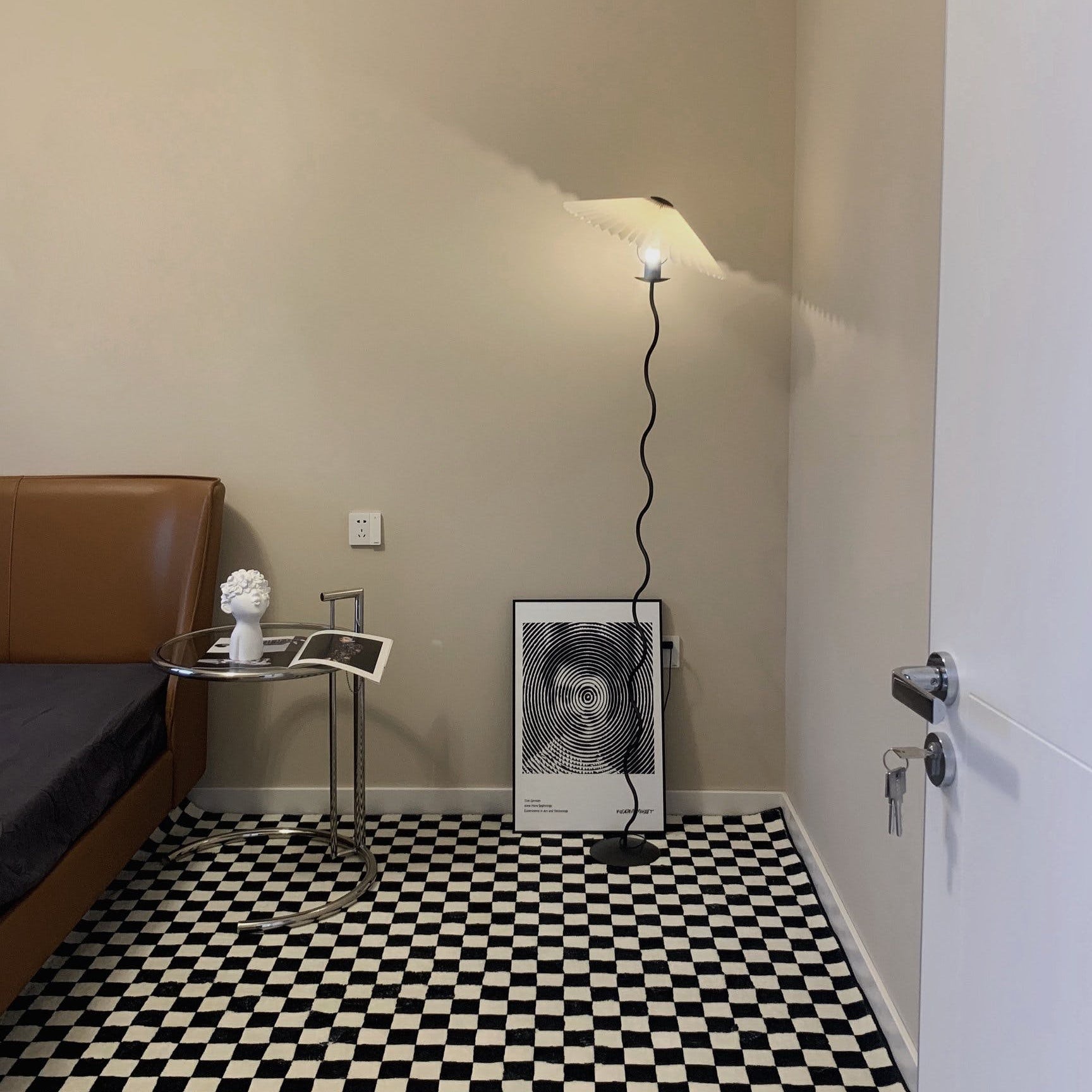 Modern Black Floor Lamp with Wavy Design for Living Room 8