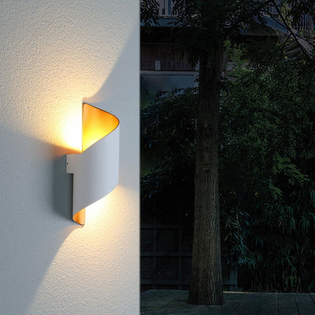 Modern Outdoor Wall Sconce Lamp – Waterproof Aluminum Exterior Wall Light with Integrated LED in Black and Gold 2