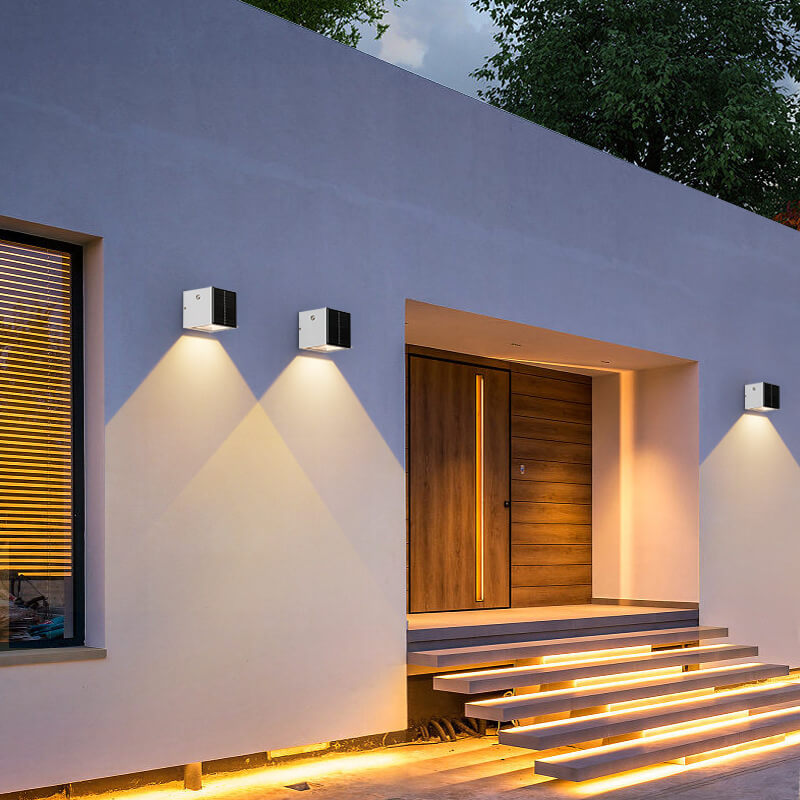 Modern Solar Outdoor Wall Light – Black Die-Cast Aluminum Fixture for Patios and Fences 9