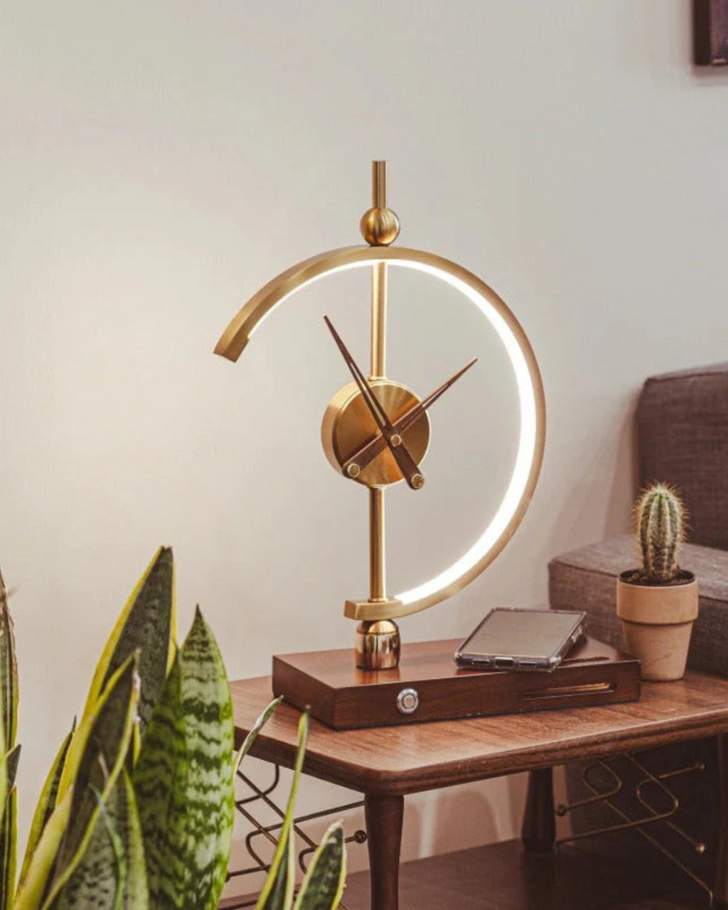 Modern Wall Clock Decor with Brass and Wood Design – Minimalist Silent Timepiece 1