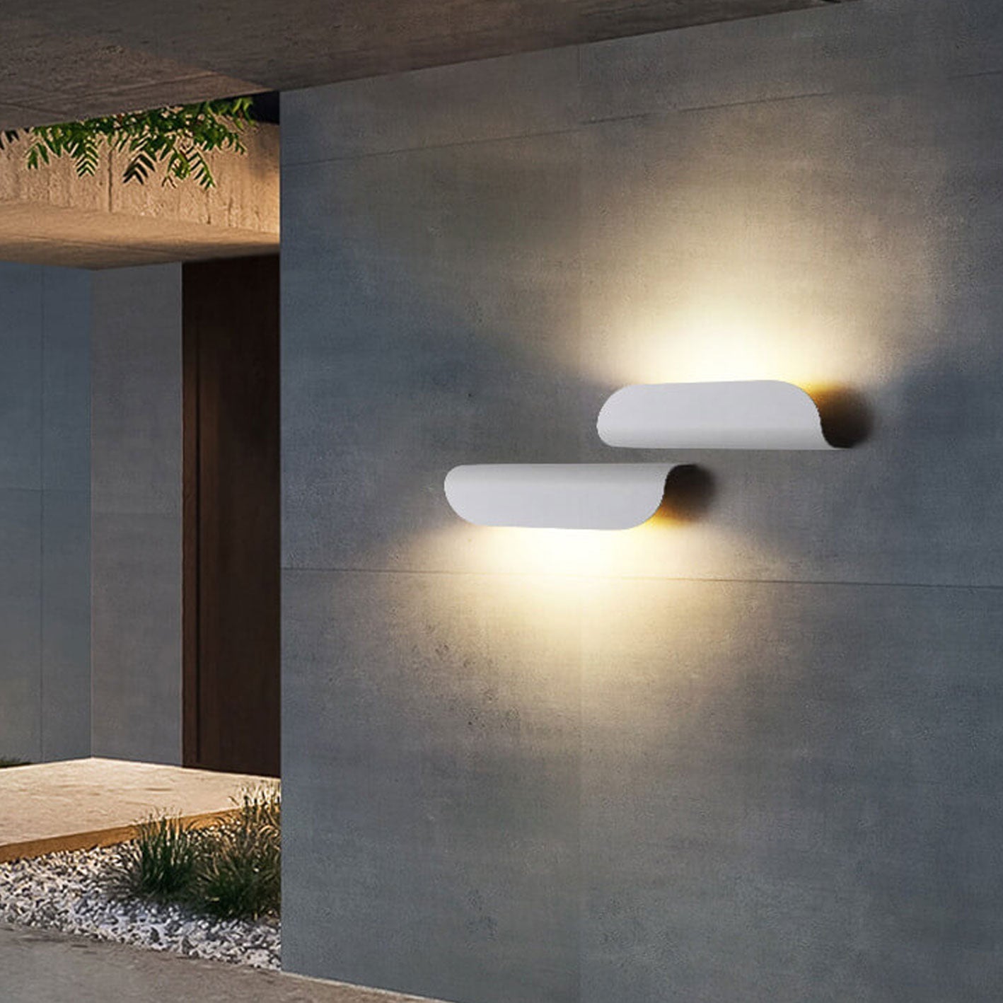 Modern Waterproof LED Outdoor Wall Sconce Lamp – Curved Design for Exterior Use, 1000 Lumens, Easy Installation 2