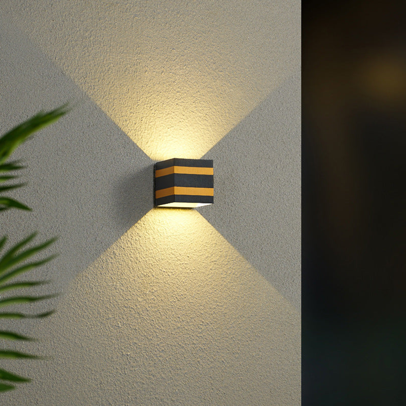 Outdoor Waterproof LED Wall Sconce Lamp - Modern Aluminum Square Exterior Wall Light 10