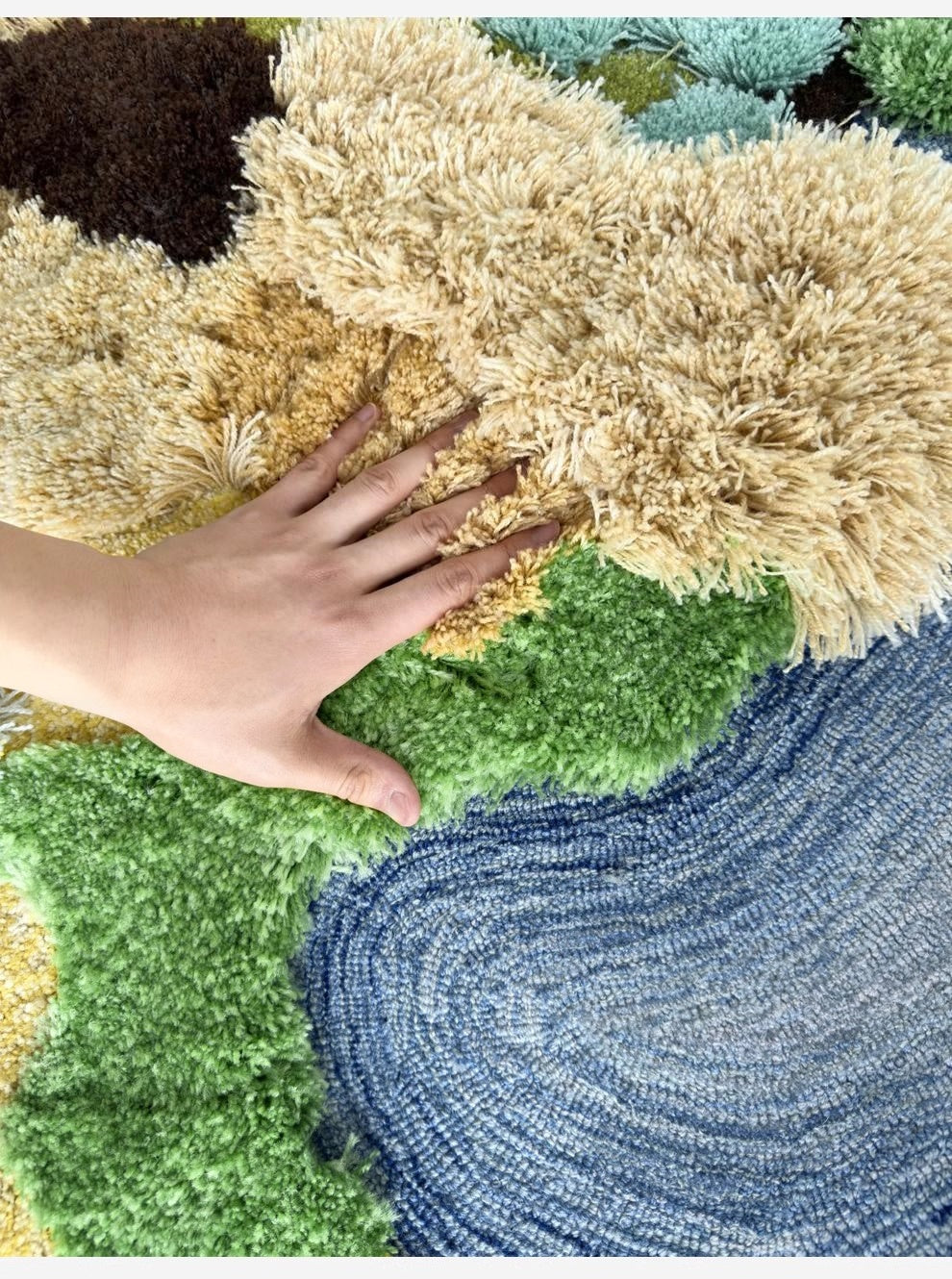 Plush Green Rug – Handcrafted Soft Carpet with Anti-Slip Backing and Waterproof Features – Various Sizes Available 5