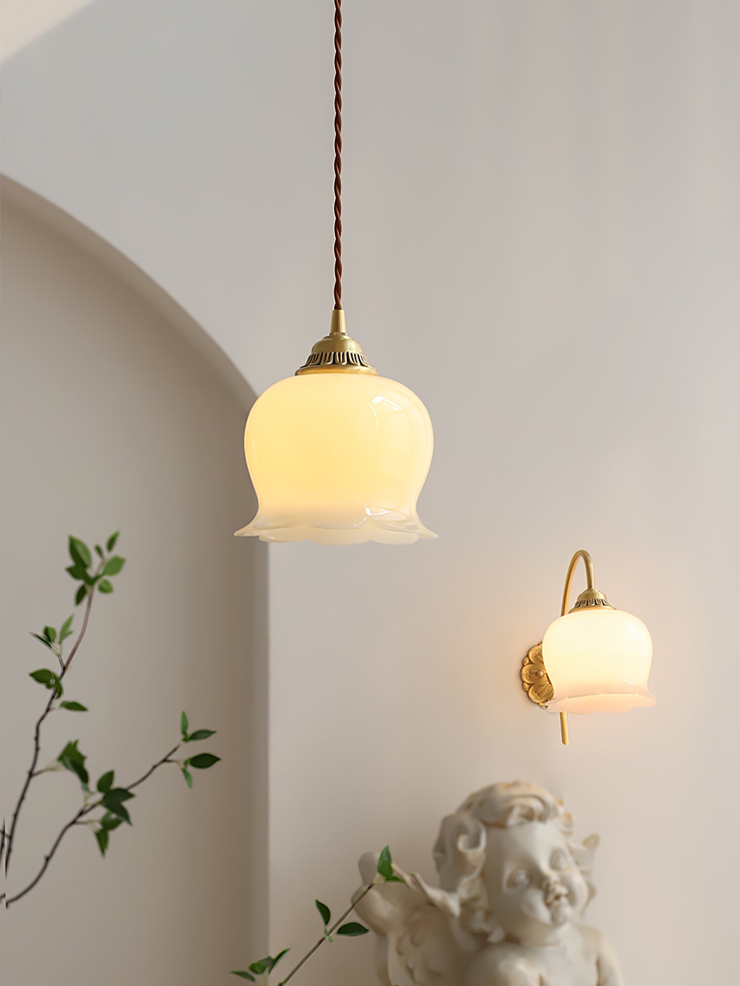 Resin Flower Pendant Light Brass Accent Compact Bedside Entry Light Home Decor Stack Clear 6