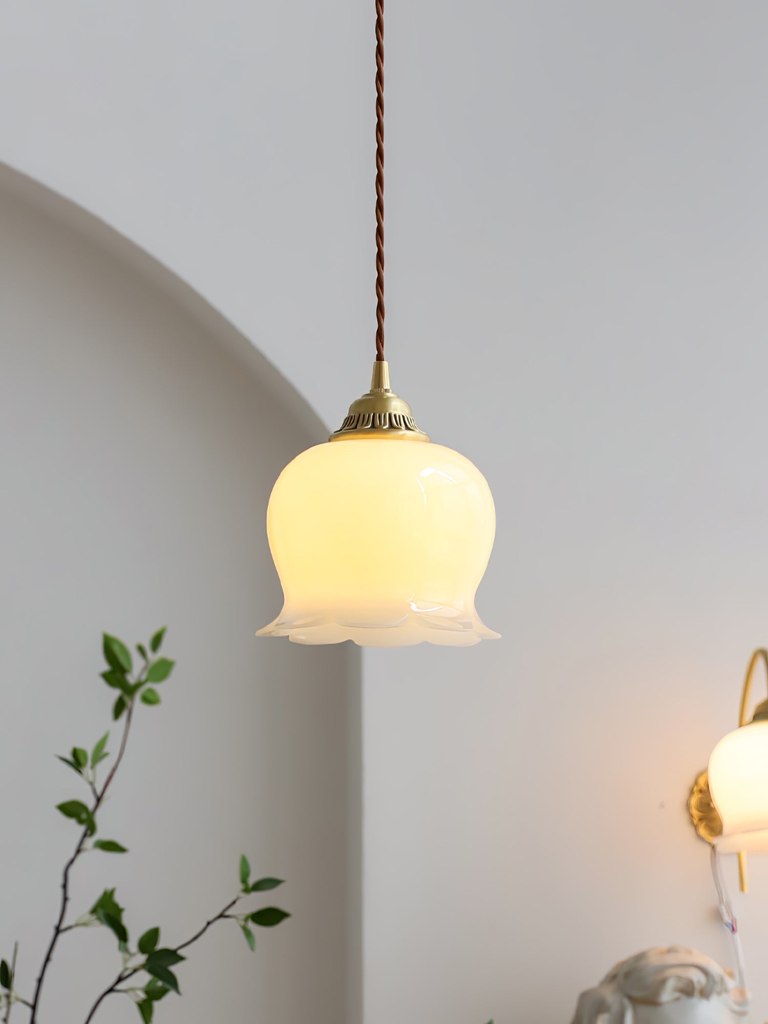 Resin Flower Pendant Light Brass Accent Compact Bedside Entry Light Home Decor Stack Clear 7