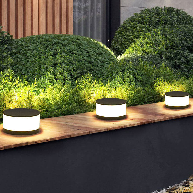 Solar Outdoor LED Garden Light – Waterproof Round Column Post, Modern Design, Energy Efficient Illumination for Patios and Fences 1
