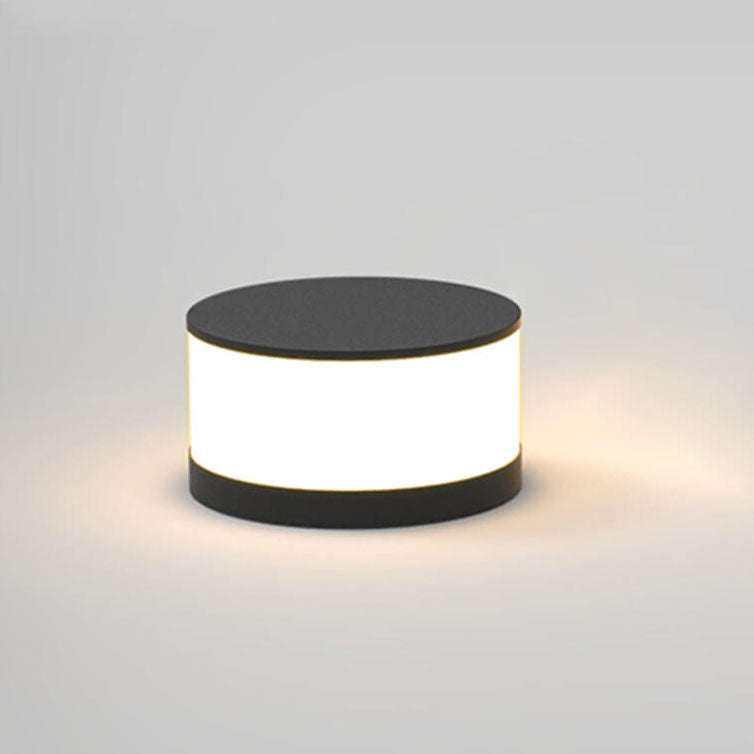 Solar Outdoor LED Garden Light – Waterproof Round Column Post, Modern Design, Energy Efficient Illumination for Patios and Fences 3