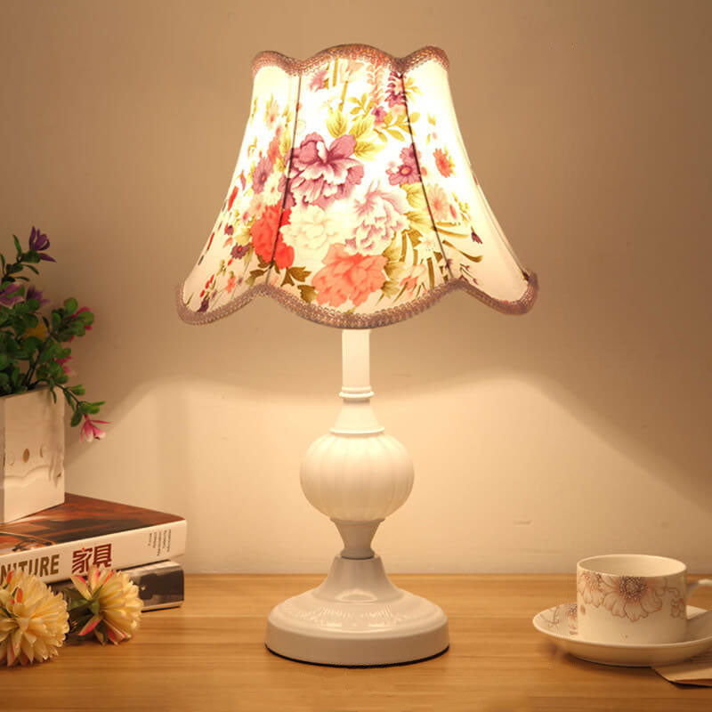 Vintage Floral Table Lamp with Fabric Shade – Elegant Bedside or Desk Lamp in White and Gold 13