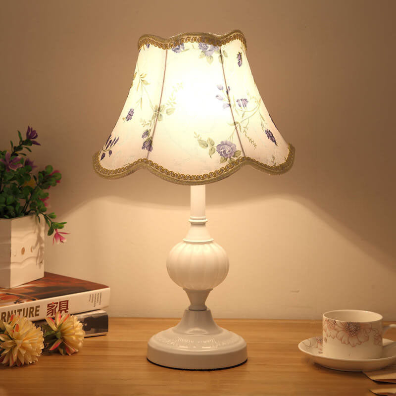Vintage Floral Table Lamp with Fabric Shade – Elegant Bedside or Desk Lamp in White and Gold 20