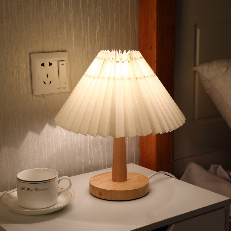 Vintage LED Table Lamp with Pleated Shade – Retro Design for Bedside or Desk Use, Warm Glow 1