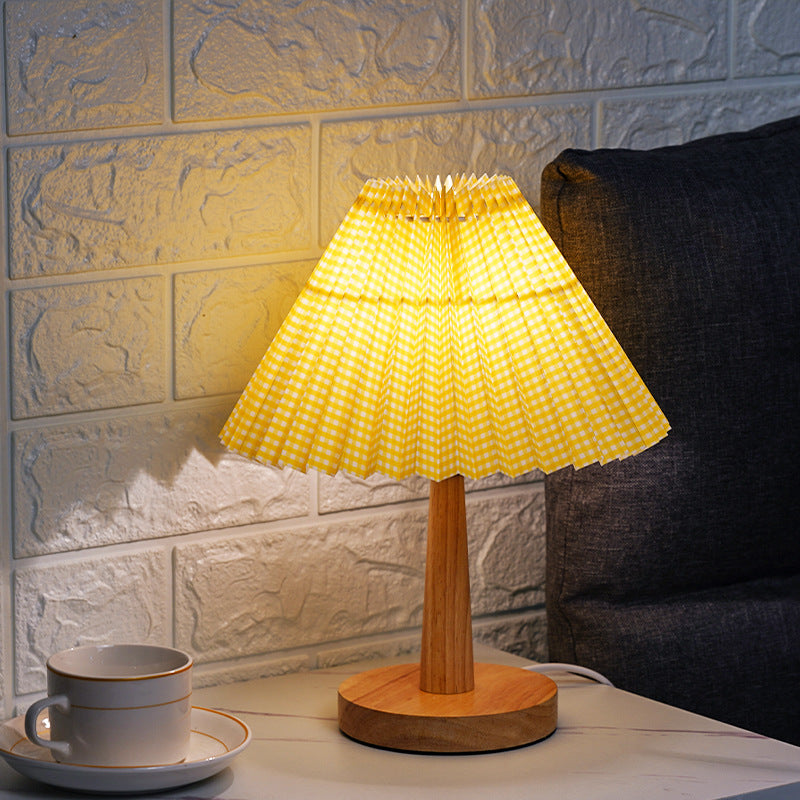 Vintage LED Table Lamp with Pleated Shade – Retro Design for Bedside or Desk Use, Warm Glow 4