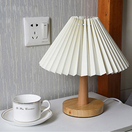 Vintage LED Table Lamp with Pleated Shade – Retro Design for Bedside or Desk Use, Warm Glow 7