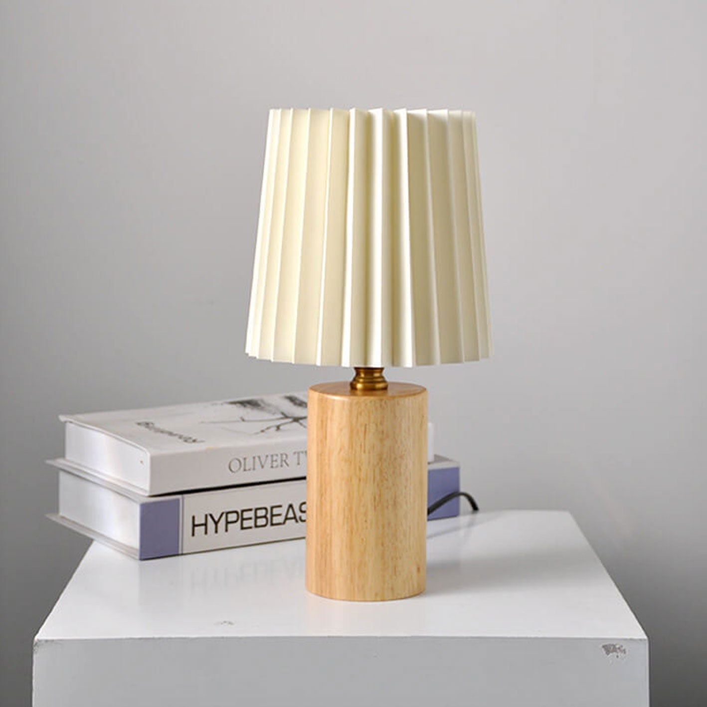 Vintage Solid Wood Base Table Lamp with Pleated Fabric Shade – Elegant Bedside or Desk Lamp 9