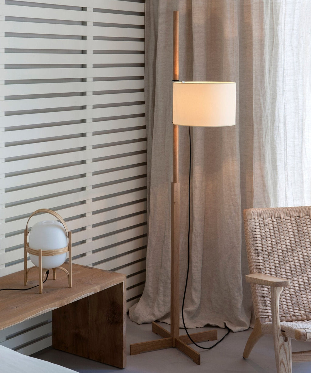 Wood Floor Lamp Adjustable Height LED Compatible 6