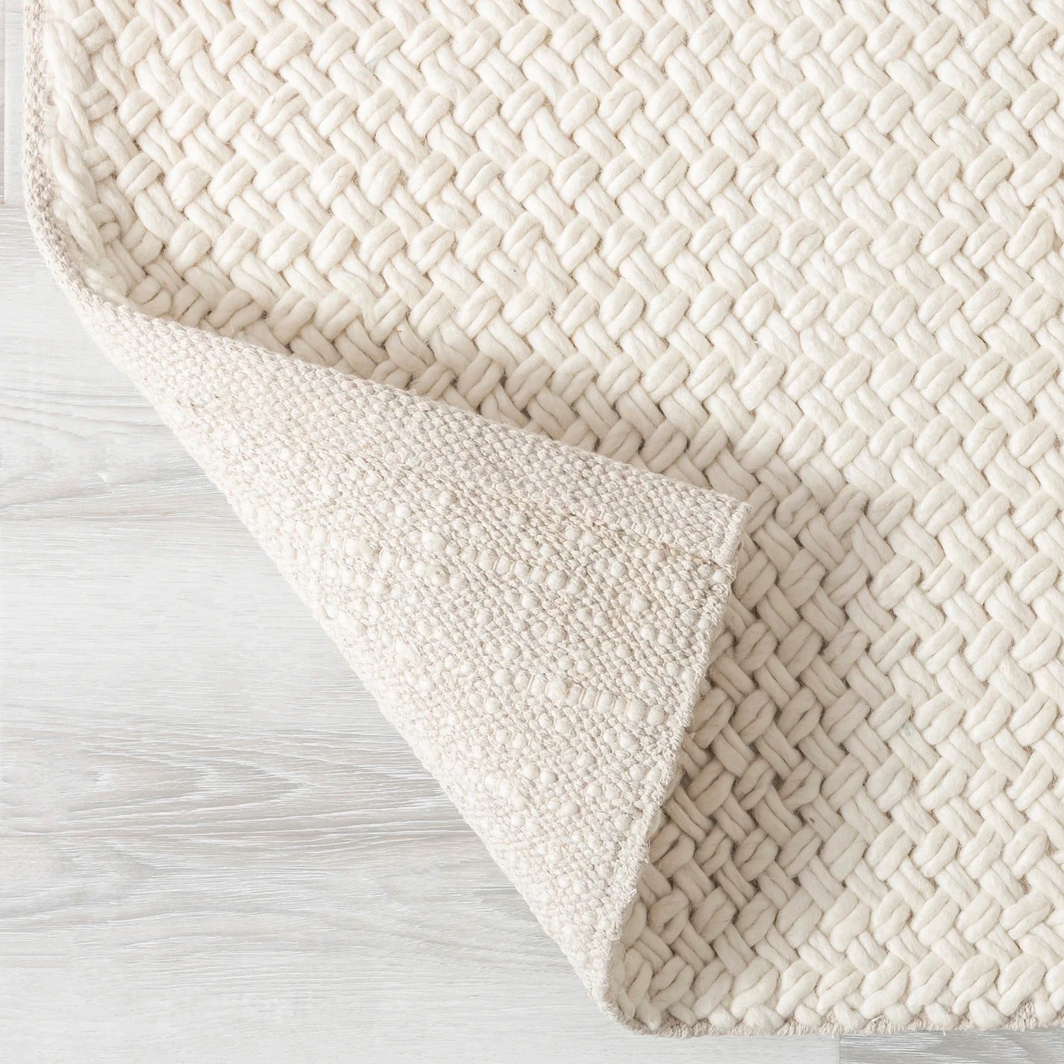 Wool and Cotton Blend Shiloh Rug – Thick, Soft Carpet with Anti-Slip Backing for Enhanced Comfort and Style 6